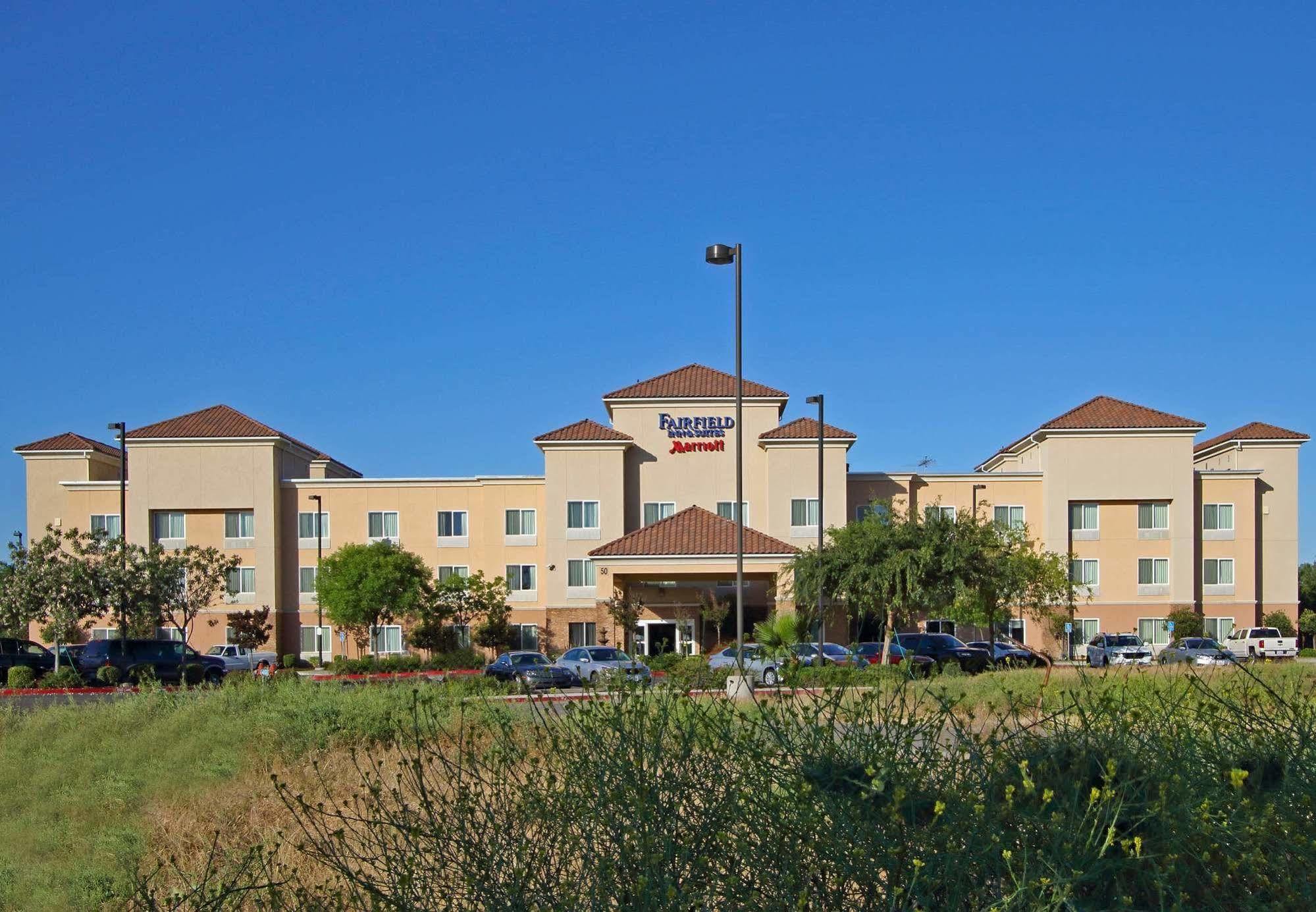 Fairfield Inn & Suites Fresno Clovis Exterior photo